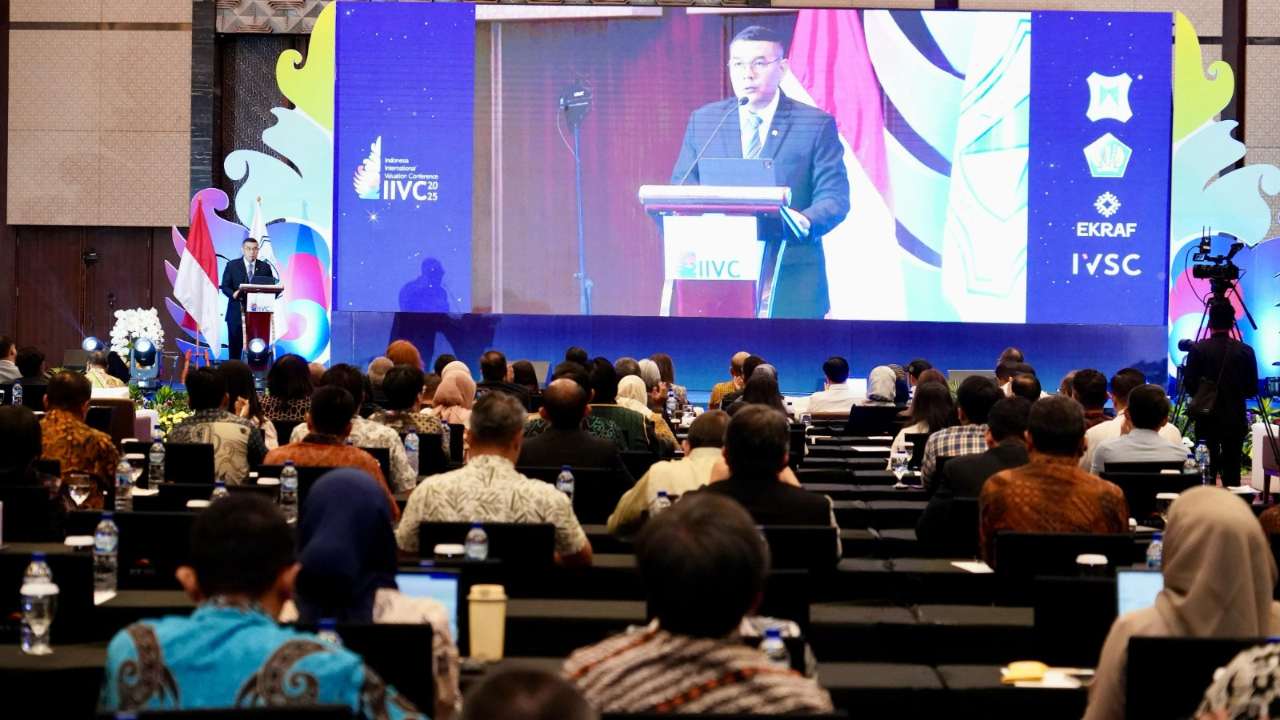 Bicara di Indonesia International Valuation Conference, Wamen Ossy Beri Pesan Tegas